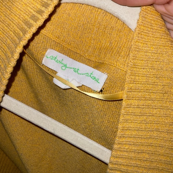 Staring at stars yellow cardigan with pockets SMALL. SWEATER w pockets - Picture 9 of 12